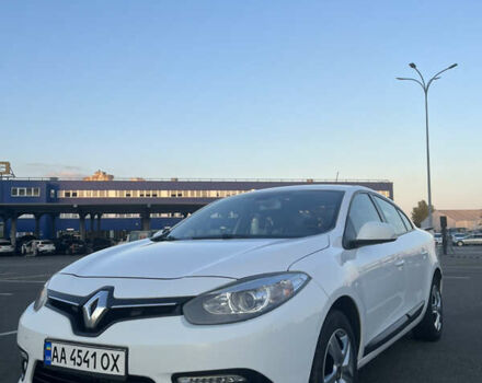 Білий Рено Флюенс, об'ємом двигуна 1.46 л та пробігом 229 тис. км за 8400 $, фото 1 на Automoto.ua