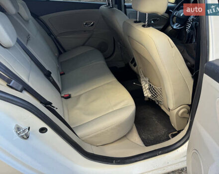 Білий Рено Флюенс, об'ємом двигуна 2 л та пробігом 217 тис. км за 8500 $, фото 28 на Automoto.ua