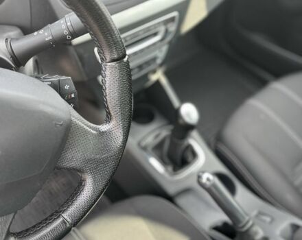 Рено Флюенс 2015 в Буче на Automoto.ua Белый Рено Флюенс, объемом двигателя 1.6 л и пробегом 215 тыс. км за 7500 $, фото 8 на Automoto.ua