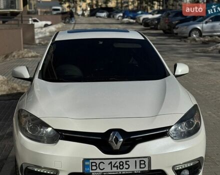Белый Рено Флюенс, объемом двигателя 2 л и пробегом 220 тыс. км за 8600 $, фото 5 на Automoto.ua
