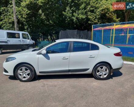 Белый Рено Флюенс, объемом двигателя 1.6 л и пробегом 102 тыс. км за 8000 $, фото 3 на Automoto.ua