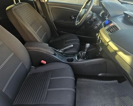 Белый Рено Флюенс, объемом двигателя 1.5 л и пробегом 155 тыс. км за 9600 $, фото 5 на Automoto.ua