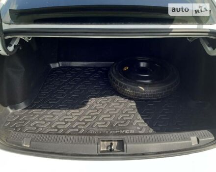 Белый Рено Флюенс, объемом двигателя 1.6 л и пробегом 176 тыс. км за 8300 $, фото 24 на Automoto.ua