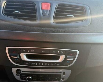 Белый Рено Флюенс, объемом двигателя 1.5 л и пробегом 251 тыс. км за 9388 $, фото 5 на Automoto.ua