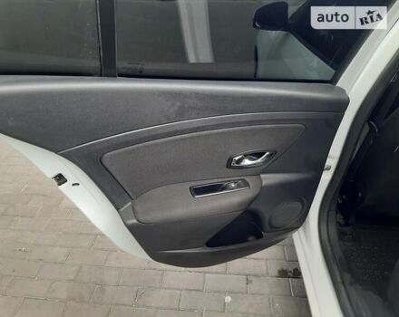 Белый Рено Флюенс, объемом двигателя 1.6 л и пробегом 176 тыс. км за 8300 $, фото 14 на Automoto.ua