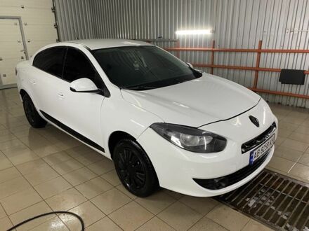 Рено Флюенс 2010 в Хмельнике на Automoto.ua Белый Рено Флюенс, объемом двигателя 1.5 л и пробегом 238 тыс. км за 4600 $, фото 1 на Automoto.ua