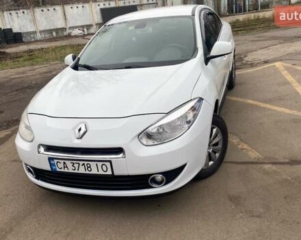 Белый Рено Флюенс, объемом двигателя 1.46 л и пробегом 295 тыс. км за 5600 $, фото 1 на Automoto.ua