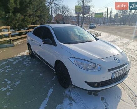Белый Рено Флюенс, объемом двигателя 1.6 л и пробегом 153 тыс. км за 6299 $, фото 1 на Automoto.ua