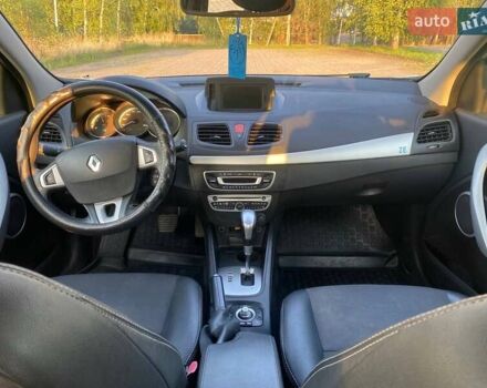 Белый Рено Флюенс, объемом двигателя 0 л и пробегом 120 тыс. км за 3800 $, фото 1 на Automoto.ua