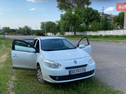 Рено Флюенс 2011 в Малой Виске на Automoto.ua Белый Рено Флюенс, объемом двигателя 1.5 л и пробегом 150 тыс. км за 6500 $, фото 1 на Automoto.ua