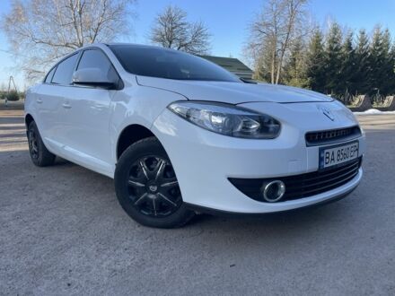 Белый Рено Флюенс, объемом двигателя 1.5 л и пробегом 250 тыс. км за 5100 $, фото 1 на Automoto.ua