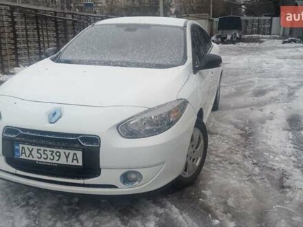 Білий Рено Флюенс, об'ємом двигуна 0 л та пробігом 121 тис. км за 5999 $, фото 1 на Automoto.ua