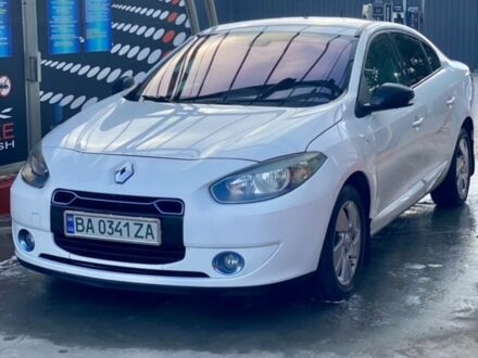 Рено Флюенс 2011 в Полтаве на Automoto.ua Белый Рено Флюенс, объемом двигателя 0 л и пробегом 1 тыс. км за 4300 $, фото 1 на Automoto.ua
