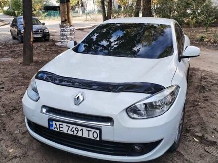 Белый Рено Флюенс, объемом двигателя 1.6 л и пробегом 167 тыс. км за 6000 $, фото 1 на Automoto.ua