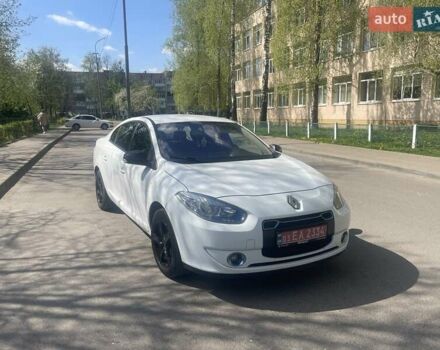 Белый Рено Флюенс, объемом двигателя 0 л и пробегом 135 тыс. км за 3900 $, фото 1 на Automoto.ua