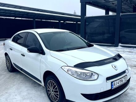 Белый Рено Флюенс, объемом двигателя 1.6 л и пробегом 29000 тыс. км за 5700 $, фото 1 на Automoto.ua