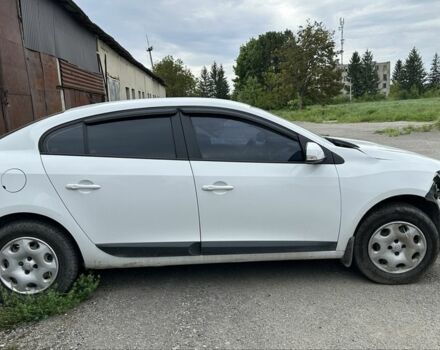 Білий Рено Флюенс, об'ємом двигуна 1.6 л та пробігом 140 тис. км за 4000 $, фото 1 на Automoto.ua