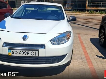 Білий Рено Флюенс, об'ємом двигуна 1.6 л та пробігом 88 тис. км за 7500 $, фото 1 на Automoto.ua