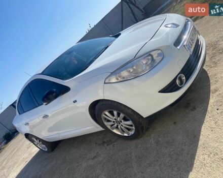 Белый Рено Флюенс, объемом двигателя 1.6 л и пробегом 268 тыс. км за 6800 $, фото 1 на Automoto.ua