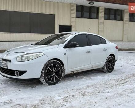 Белый Рено Флюенс, объемом двигателя 1.6 л и пробегом 260 тыс. км за 5999 $, фото 1 на Automoto.ua