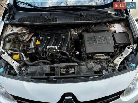 Белый Рено Флюенс, объемом двигателя 1.6 л и пробегом 214 тыс. км за 7200 $, фото 1 на Automoto.ua