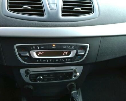 Белый Рено Флюенс, объемом двигателя 1.5 л и пробегом 370 тыс. км за 6300 $, фото 1 на Automoto.ua