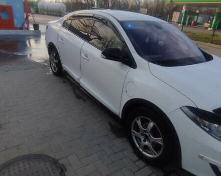 Белый Рено Флюенс, объемом двигателя 0 л и пробегом 69 тыс. км за 8000 $, фото 1 на Automoto.ua