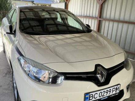 Белый Рено Флюенс, объемом двигателя 1.6 л и пробегом 160 тыс. км за 9900 $, фото 1 на Automoto.ua
