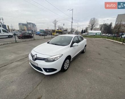 Белый Рено Флюенс, объемом двигателя 1.46 л и пробегом 198 тыс. км за 6500 $, фото 1 на Automoto.ua