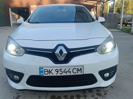 Білий Рено Флюенс, об'ємом двигуна 1.46 л та пробігом 220 тис. км за 6900 $, фото 1 на Automoto.ua