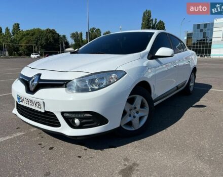 Белый Рено Флюенс, объемом двигателя 1.6 л и пробегом 132 тыс. км за 8500 $, фото 1 на Automoto.ua