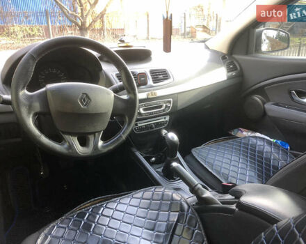 Бежевый Рено Флюенс, объемом двигателя 1.6 л и пробегом 295 тыс. км за 5150 $, фото 4 на Automoto.ua