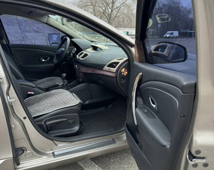 Бежевый Рено Флюенс, объемом двигателя 1.6 л и пробегом 192 тыс. км за 6200 $, фото 20 на Automoto.ua