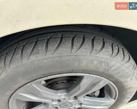 Бежевый Рено Флюенс, объемом двигателя 1.46 л и пробегом 160 тыс. км за 7600 $, фото 4 на Automoto.ua