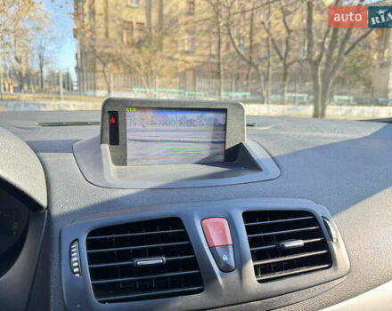 Рено Флюенс 2010 в Николаеве на Automoto.ua Черный Рено Флюенс, объемом двигателя 1.6 л и пробегом 135 тыс. км за 7700 $, фото 13 на Automoto.ua