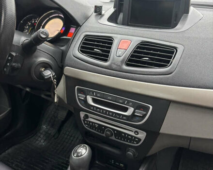 Черный Рено Флюенс, объемом двигателя 1.6 л и пробегом 195 тыс. км за 6800 $, фото 12 на Automoto.ua