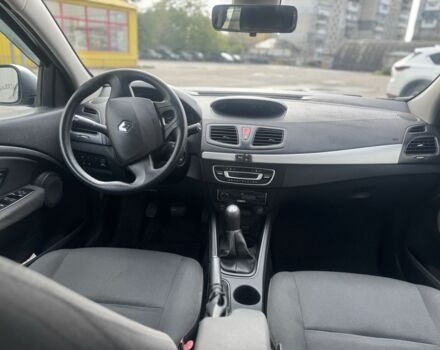 Рено Флюенс 2010 у Кропивницькому (Кіровограді) на Automoto.ua Чорний Рено Флюенс, об'ємом двигуна 1.6 л та пробігом 260 тис. км за 6700 $, фото 11 на Automoto.ua