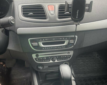 Черный Рено Флюенс, объемом двигателя 2 л и пробегом 260 тыс. км за 6500 $, фото 16 на Automoto.ua