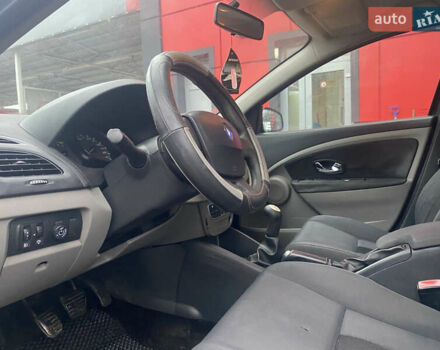 Черный Рено Флюенс, объемом двигателя 1.6 л и пробегом 335 тыс. км за 3650 $, фото 16 на Automoto.ua