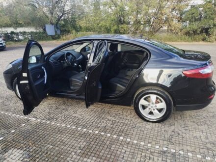 Черный Рено Флюенс, объемом двигателя 2 л и пробегом 0 тыс. км за 7800 $, фото 1 на Automoto.ua