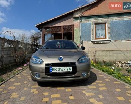 Коричневый Рено Флюенс, объемом двигателя 0 л и пробегом 81 тыс. км за 6000 $, фото 1 на Automoto.ua