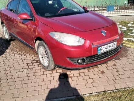 Красный Рено Флюенс, объемом двигателя 1.5 л и пробегом 220 тыс. км за 5500 $, фото 1 на Automoto.ua