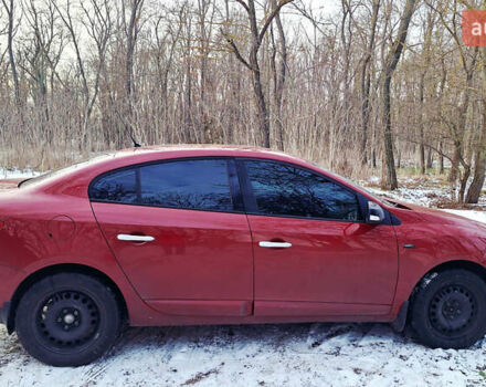 Красный Рено Флюенс, объемом двигателя 1.6 л и пробегом 215 тыс. км за 5900 $, фото 1 на Automoto.ua