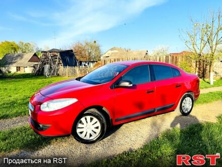 Рено Флюенс 2013 в Ромнах на Automoto.ua Красный Рено Флюенс, объемом двигателя 1.6 л и пробегом 69 тыс. км за 7000 $, фото 1 на Automoto.ua
