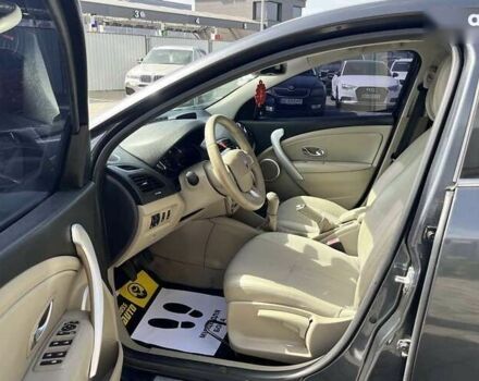 Рено Флюенс, объемом двигателя 1.6 л и пробегом 144 тыс. км за 6500 $, фото 8 на Automoto.ua