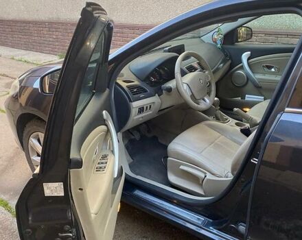 Серый Рено Флюенс, объемом двигателя 1.5 л и пробегом 210 тыс. км за 6800 $, фото 6 на Automoto.ua