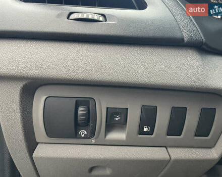 Сірий Рено Флюенс, об'ємом двигуна 1.6 л та пробігом 177 тис. км за 5950 $, фото 18 на Automoto.ua