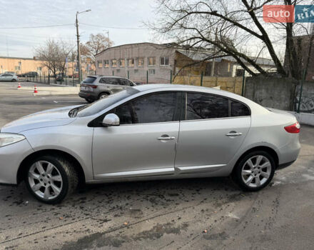 Серый Рено Флюенс, объемом двигателя 1.6 л и пробегом 258 тыс. км за 4500 $, фото 2 на Automoto.ua