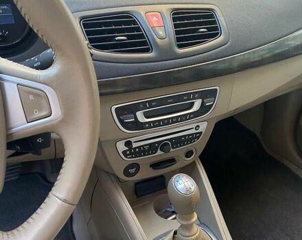 Серый Рено Флюенс, объемом двигателя 1.5 л и пробегом 210 тыс. км за 6800 $, фото 5 на Automoto.ua