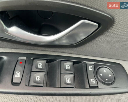 Сірий Рено Флюенс, об'ємом двигуна 1.6 л та пробігом 177 тис. км за 5950 $, фото 17 на Automoto.ua